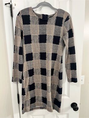Plaid Long-Sleeve Knit Dress in Black and Cream
